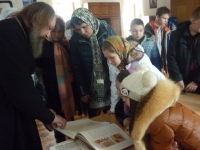 reg-school.ru/ryazan/sasovo/sosh3/News-14-15/20150326denpravknigyP1110156.JPG