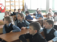 reg-school.ru/ryazan/sasovo/sosh3/News-14-15/20150302_Exkurs_v_komn_boevoi_slavi_2.JPG